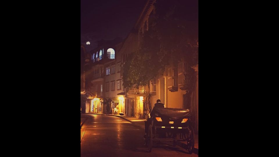 Dinner & Horse Carriage Ride in Walled City foto 3