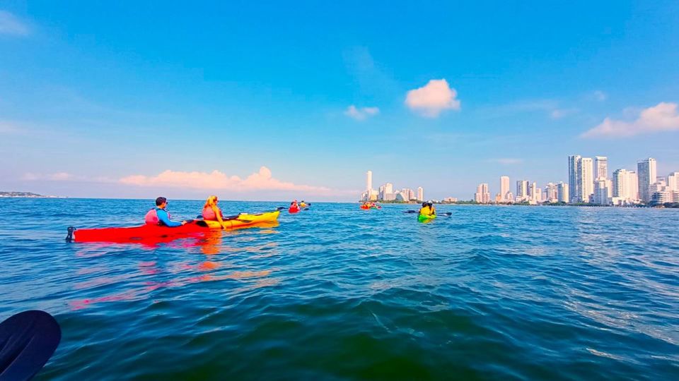 Kayak in Punta Arena: Castillogrande to Tierra Bomba foto 3