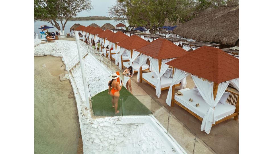 Bora Bora Beach Club Day Pass with Boat Ride foto 3