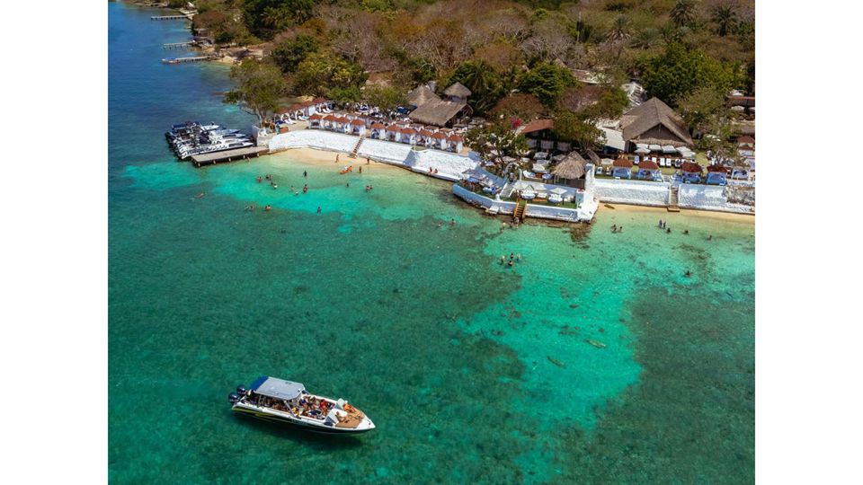 Bora Bora Beach Club Day Pass with Boat Ride foto 1