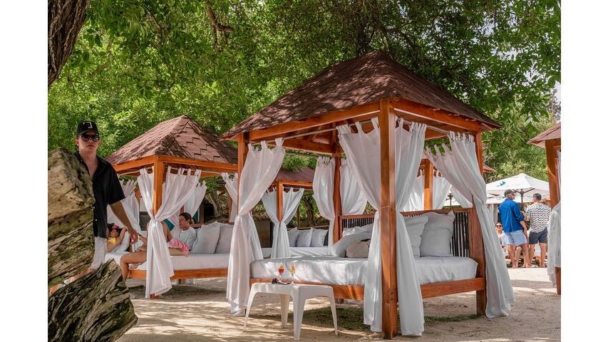 Pao Pao Beach Club Day Pass with Boat Ride foto 5